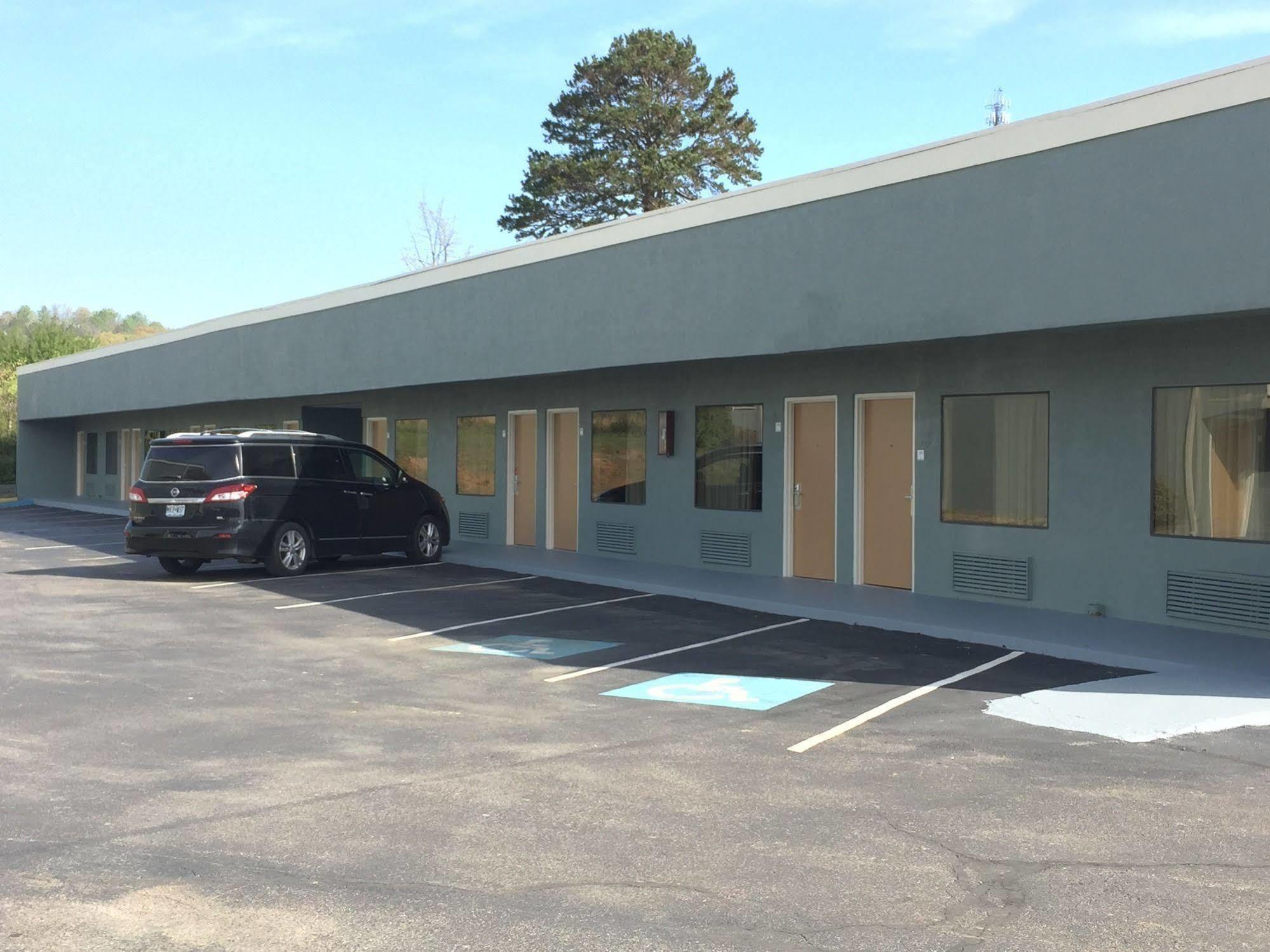 Econo Lodge White Pine Morristown I-81 & I-40 Split Exterior foto